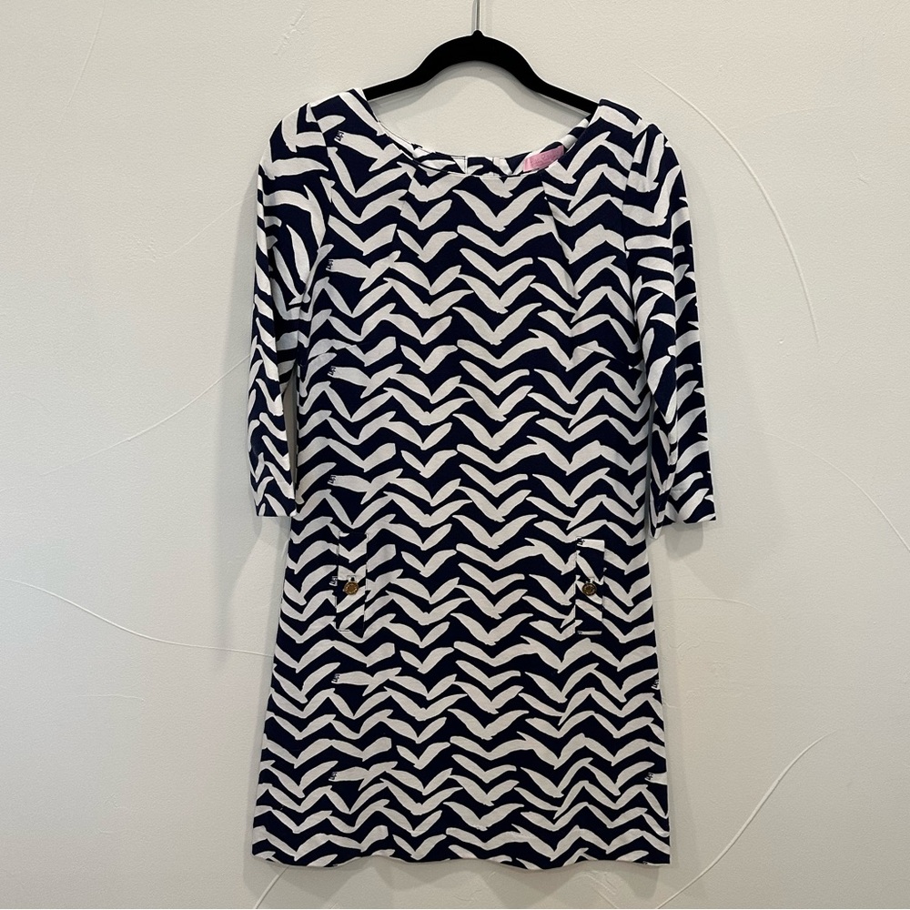 Lilly Pulitzer - never worn - size small - blue/white bird print - gold buttons